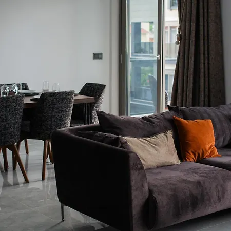 Apartment Living Dream Duplex *